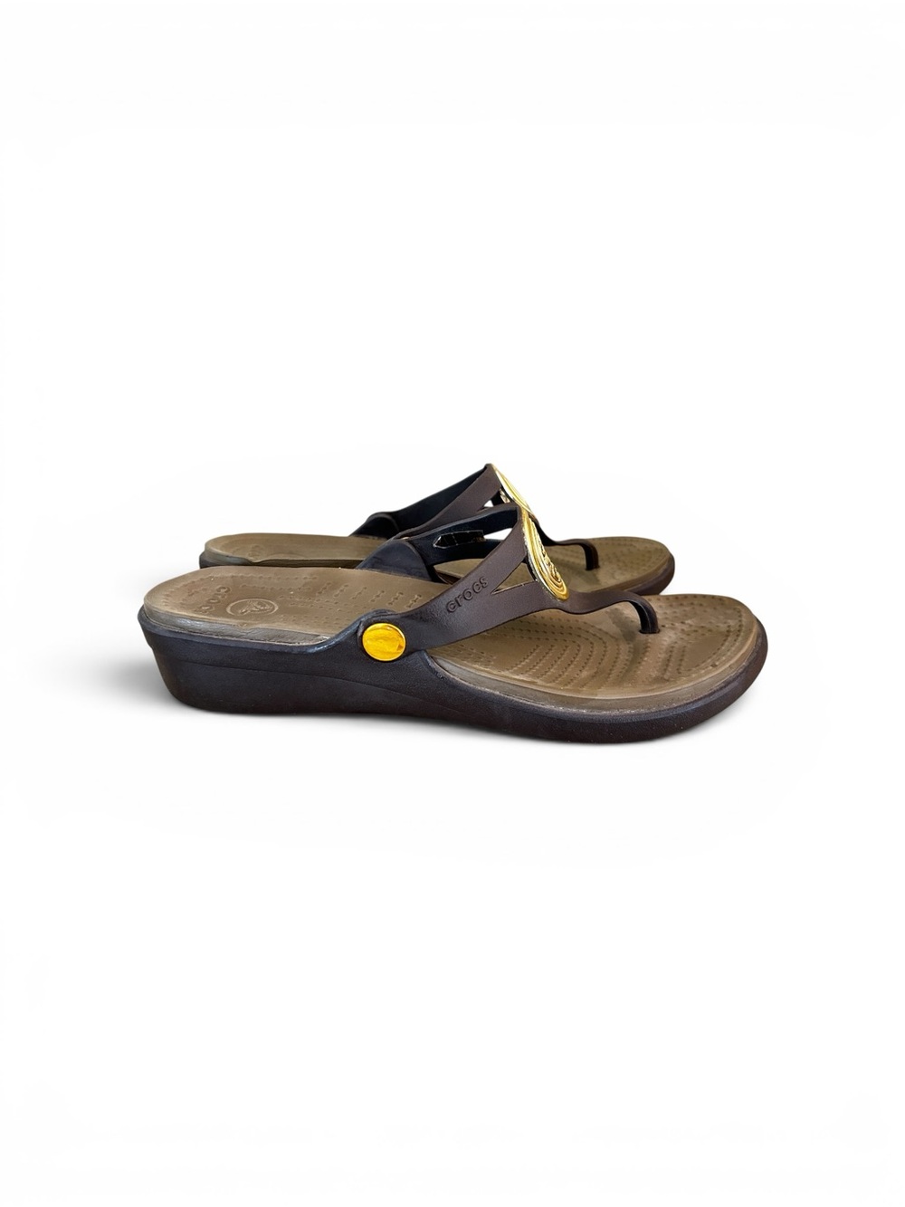Crocs Sanrah Espresso Brown Matte Gold Circle Flip Flop Wedge Sandals. Size 9